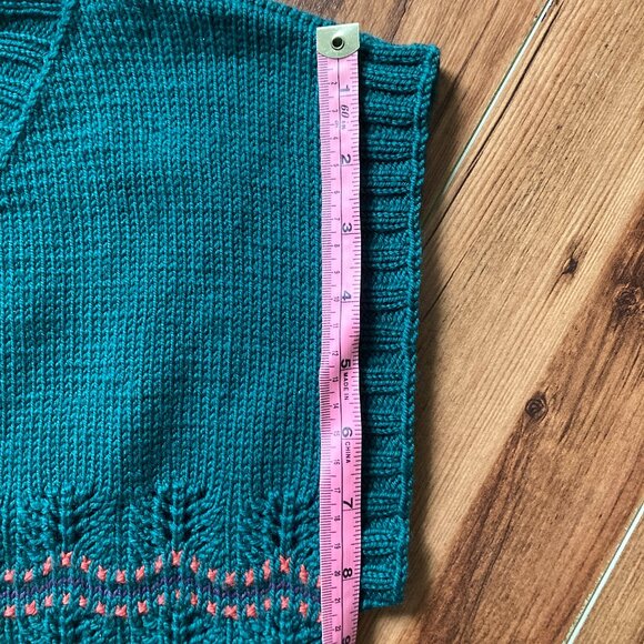 Top V-neck Lace details Hand Knit - Picture 9 of 10